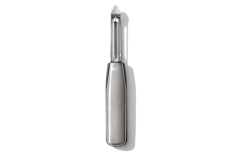 Éplucheur à légumes OXO Steel oscillant manche en inox et santoprène