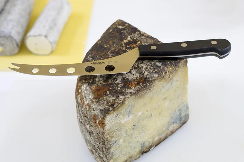 Couteau à fromage Arcos Universal lame ajourée 14,5cm manche en POM riveté