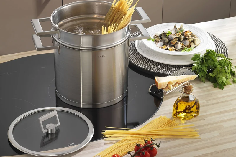 Marmite Cristel Strate Fixe en acier inox 18/10 + couvercle en verre plat