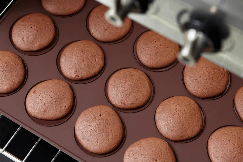 Set pour 24 macarons Lékué avec recettes incluses