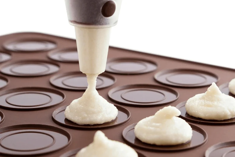 Set pour 24 macarons Lékué avec recettes incluses
