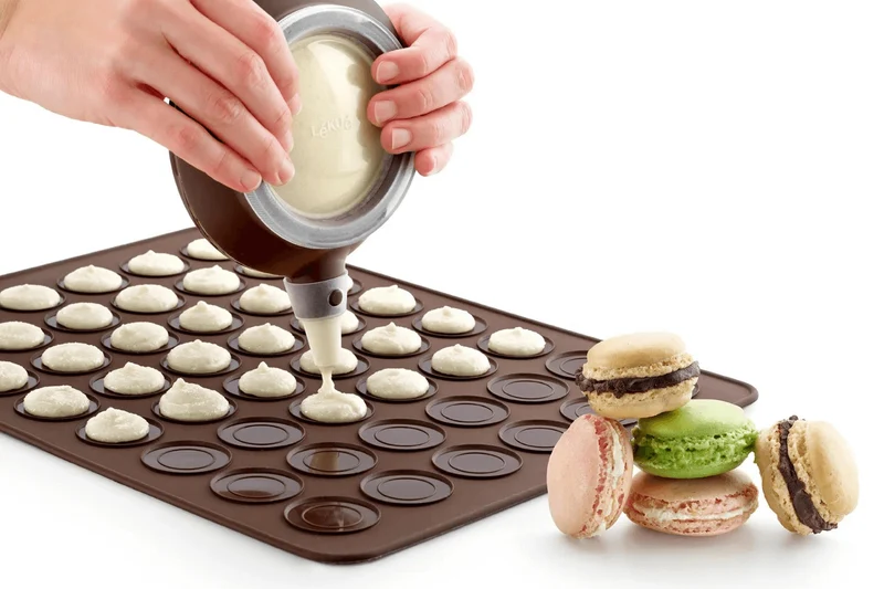 Set pour 24 macarons Lékué avec recettes incluses