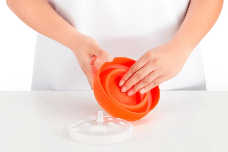 Mini bol à popcorns Lékué pour micro ondes en silicone diamètre 12,7cm