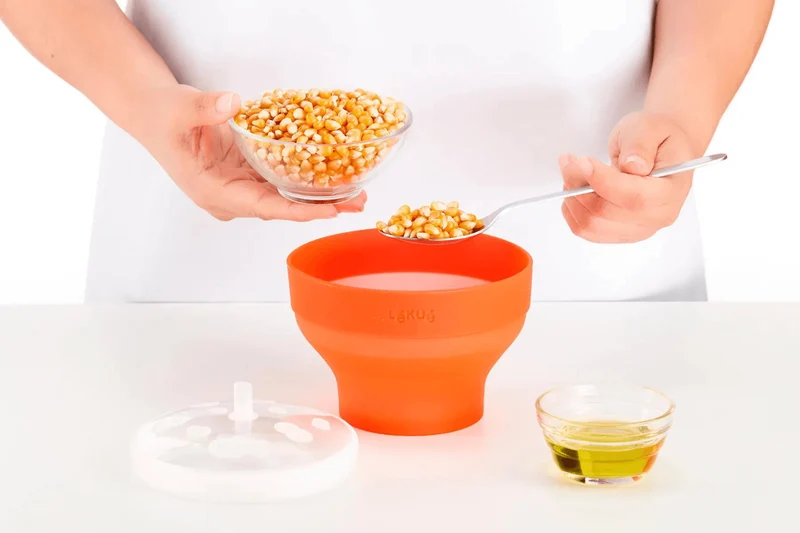 Mini bol à popcorns Lékué pour micro ondes en silicone diamètre 12,7cm