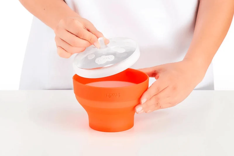 Mini bol à popcorns Lékué pour micro ondes en silicone diamètre 12,7cm