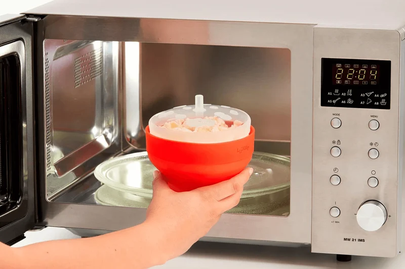 Mini bol à popcorns Lékué pour micro ondes en silicone diamètre 12,7cm