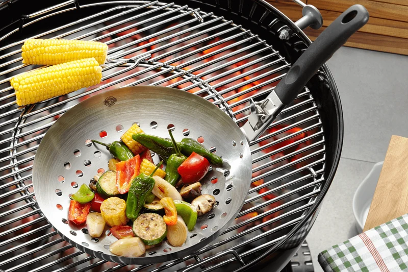 Wok pour légumes Gefu en acier inox avec poignée amovible en nylon diamètre 28cm