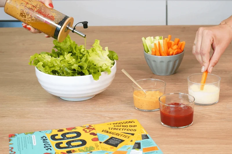 Coffret de fabrication de 99 sauces Cookut avec la recette + 1 Shaker gradué et 1 fouet tornado