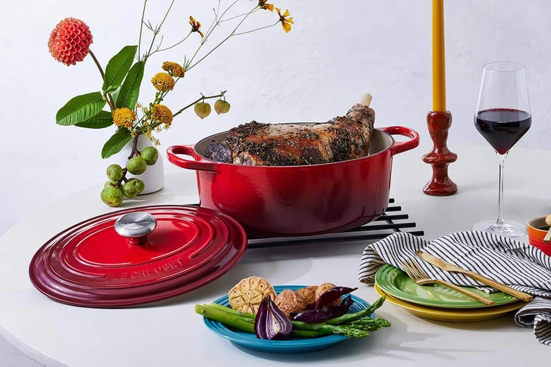 Cocotte ovale en fonte émaillée Le Creuset Signature 33cm Cerise