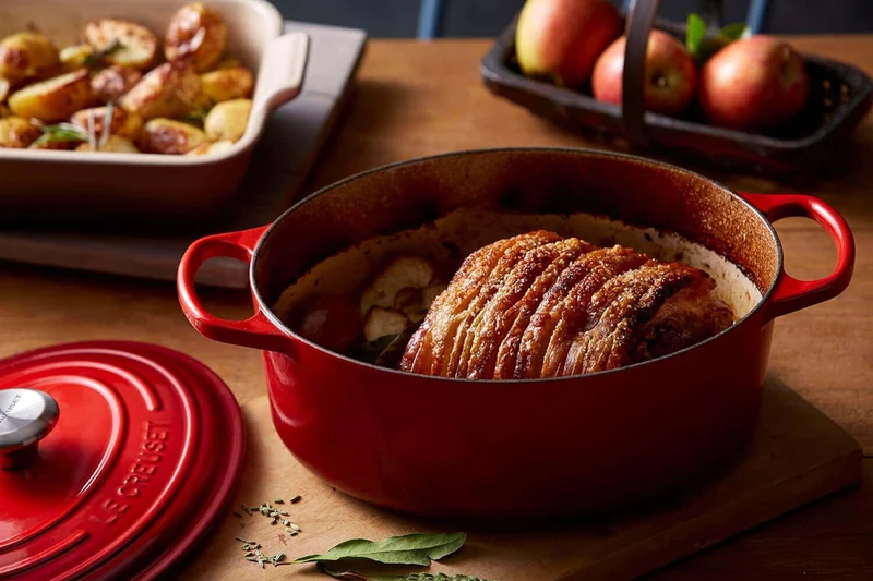 Cocotte ovale en fonte émaillée Le Creuset Signature 29cm Cerise