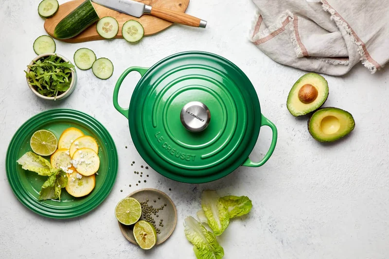 Cocotte ronde en fonte émaillée Le Creuset Signature 24cm Bambou