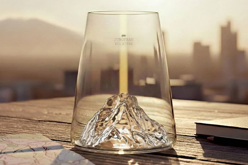 Verre à spiritueux long Alaskan Maker Topographic Jungfrau en verre cristallin