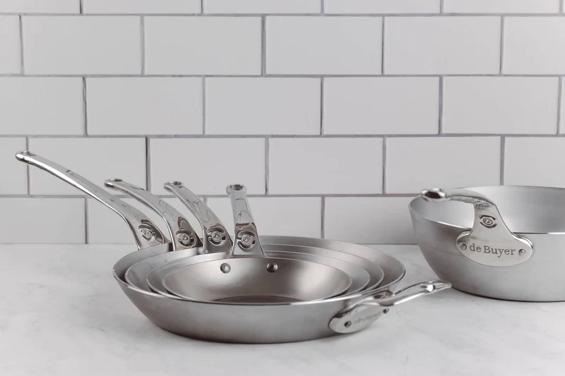 Poêle ronde De Buyer Mineral B Pro 32cm en acier, poignée et contre-poignée en fonte d'inox