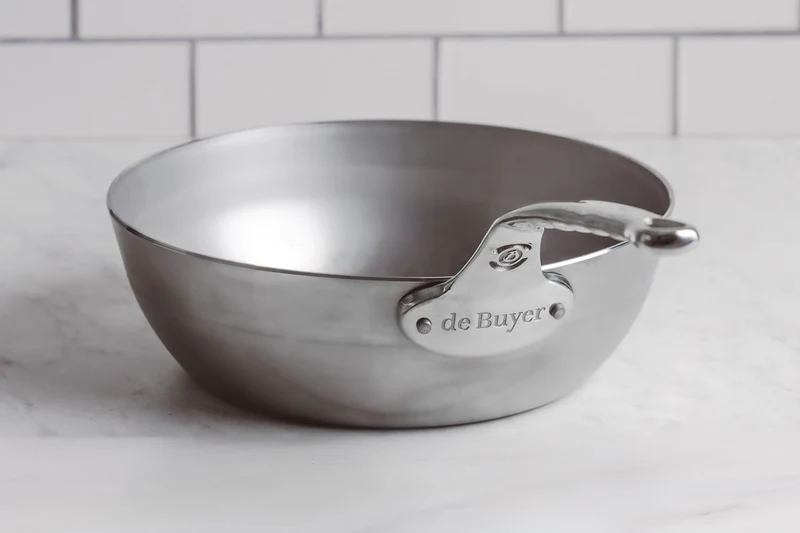Sauteuse paysanne De Buyer Mineral B Pro 24cm en acier et poignée en fonte d'inox