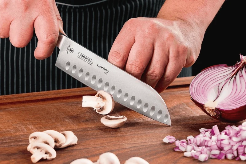Couteau santoku Tramontina Century lame forgée 13cm manche polycarbonate noir