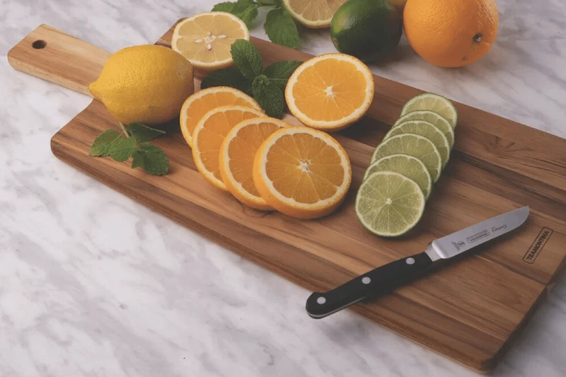 Planche à découper Tramontina Kitchen en bois de teck FSC 48x19,5x1,8cm