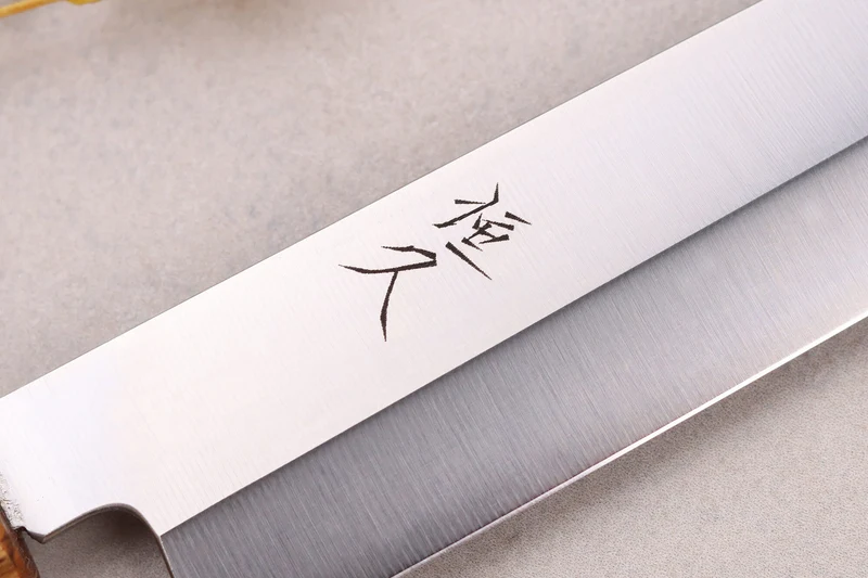 Couteau yanagiba 24cm artisanal japonais Tsunehisa AUS-8 manche en chêne