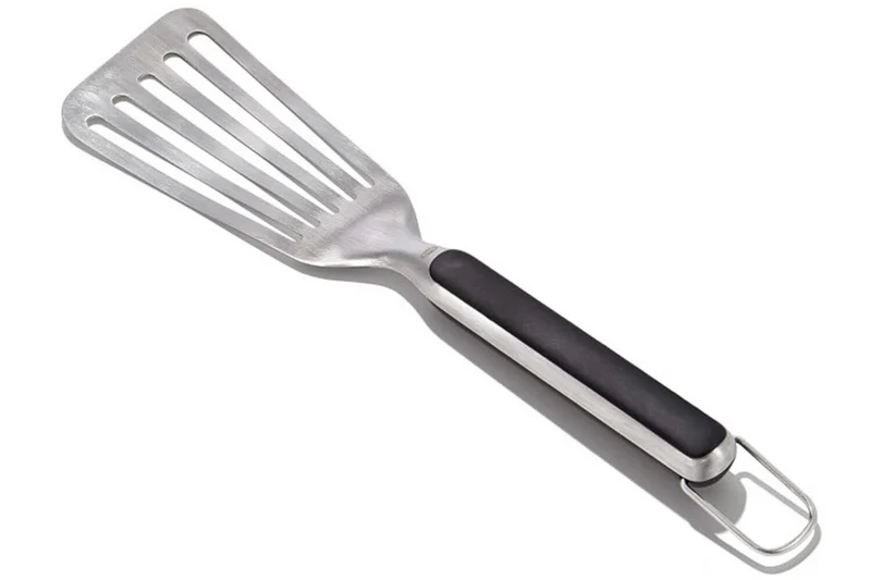Spatule ajourée flexible OXO 37cm spéciale barbecue