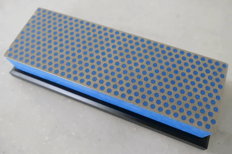 Pierre à aiguiser diamant DMT Diamond Whetstone bleu à grain grossier 325 + boitier