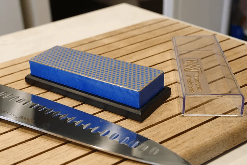 Pierre à aiguiser diamant DMT Diamond Whetstone bleu à grain grossier 325 + boitier