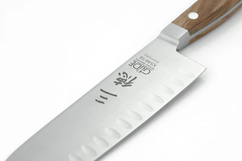 Couteau santoku alvéolé Güde Alpha Olive 18cm en acier forgé