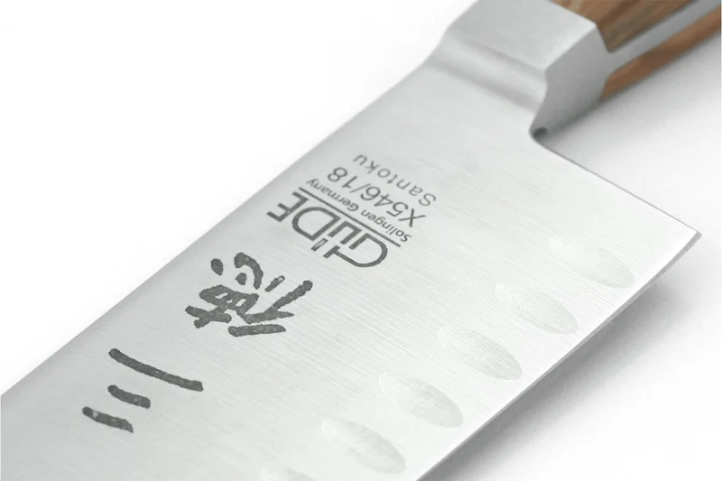 Couteau santoku alvéolé Güde Alpha Olive 18cm en acier forgé