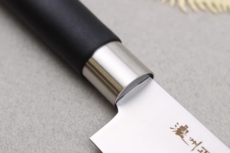 Couteau de chef ajouré 18cm japonais Satake Cutlery Traditional PP