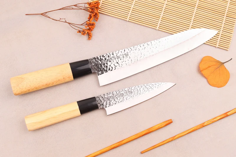 Coffret 2 couteaux japonais Satake Cutlery Tsuchime chef + deba