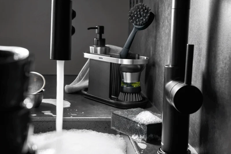 Brosse à vaisselle Gefu Swift avec distributeur de détergent