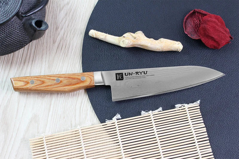 Couteau de chef japonais Shimomura Un-Ryu 17cm damas 33 couches