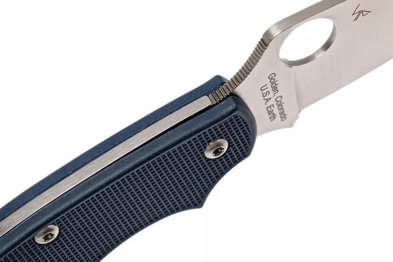 Couteau pliant Spyderco UK Penknife C94PDBL manche en nylon/fibre de verre bleu foncé 10cm