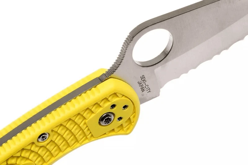 Couteau pliant Spyderco Salt 2 C88SYL2 à lame dentée manche en nylon/fibre de verre 10,8cm
