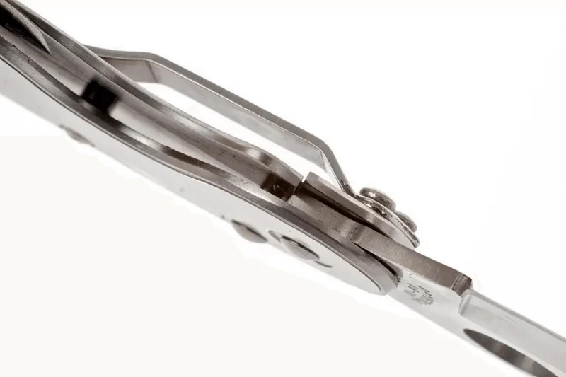 Couteau pliant Spyderco Cricket C29P manche en acier inox 7cm