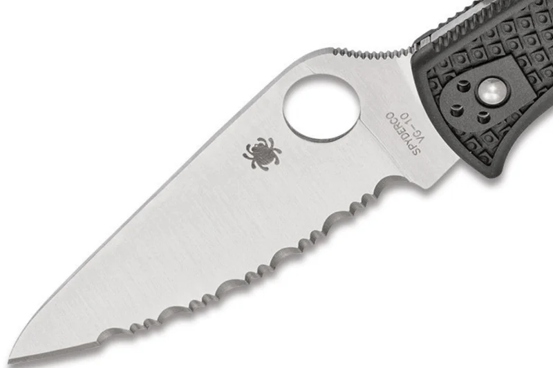Couteau pliant Spyderco Endela lame dentée C243SBK manche en nylon/fibre de verre noir 11,9cm