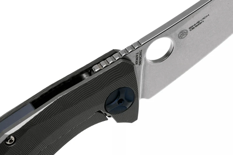 Couteau pliant Spyderco Drunken C235CFTIP manche en fibre de carbone/titane 11,7cm