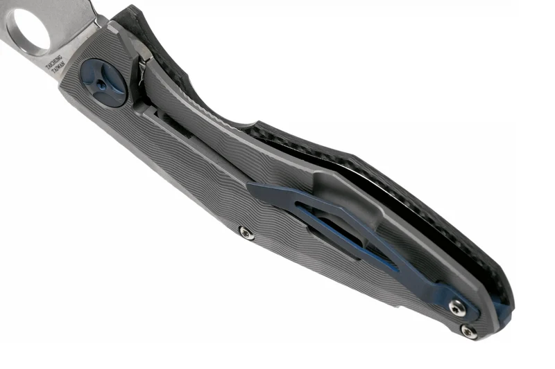 Couteau pliant Spyderco Drunken C235CFTIP manche en fibre de carbone/titane 11,7cm