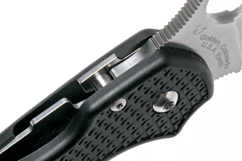 Couteau pliant Spyderco Para 3 C223SBK lame dentée manche en nylon/fibre de verre 10,9cm