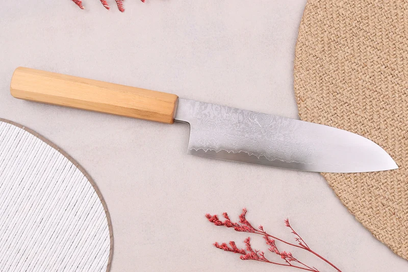 Couteau santoku 18cm japonais artisanal Hado Ginsan Cherry damassé
