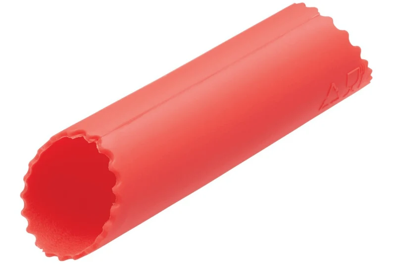 Epluche-ail KitchenCraft en silicone rouge 13,5cm