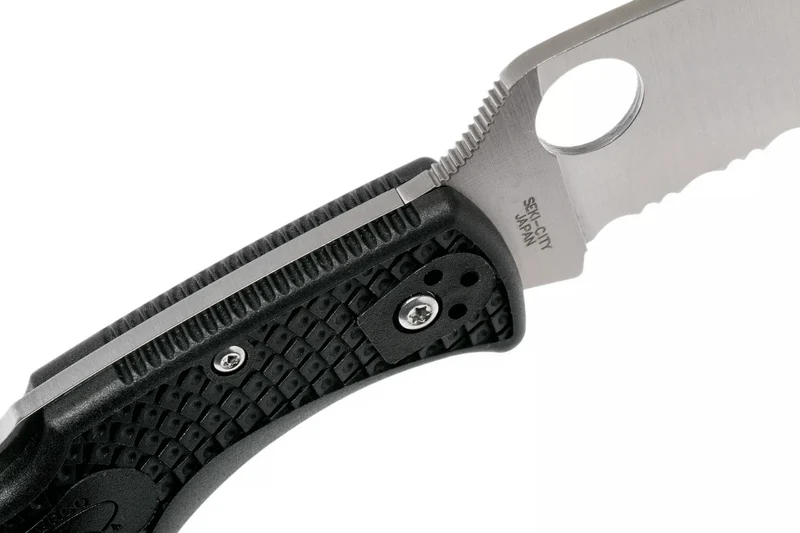 Couteau pliant Spyderco Endura 4 C10FSWCBK Wharncliffe denté nylon/fibre de verre noir 12,6cm
