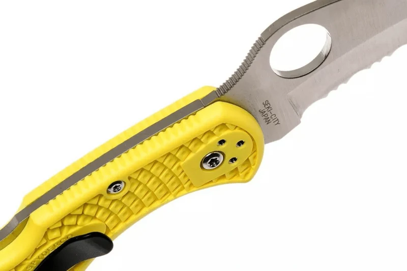 Couteau pliant Spyderco Tasman Salt 2 C106SYL2 dentelé manche nylon/fibre de verre jaune 10,8cm