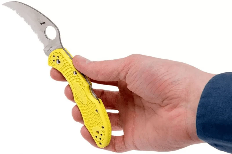 Couteau pliant Spyderco Tasman Salt 2 C106SYL2 dentelé manche nylon/fibre de verre jaune 10,8cm