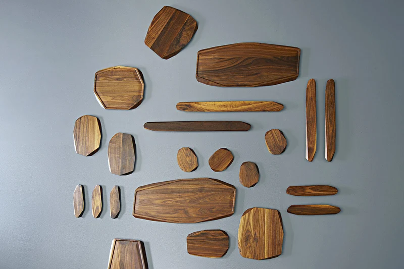 Planche à découper artisanale haut de gamme Noyer avec rigole