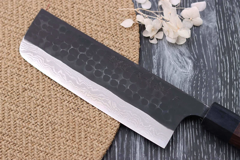Couteau nakiri japonais artisanal Nao Yamamoto Damas AS brut de forge 16,5cm