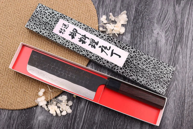 Couteau nakiri japonais artisanal Nao Yamamoto Damas AS brut de forge 16,5cm