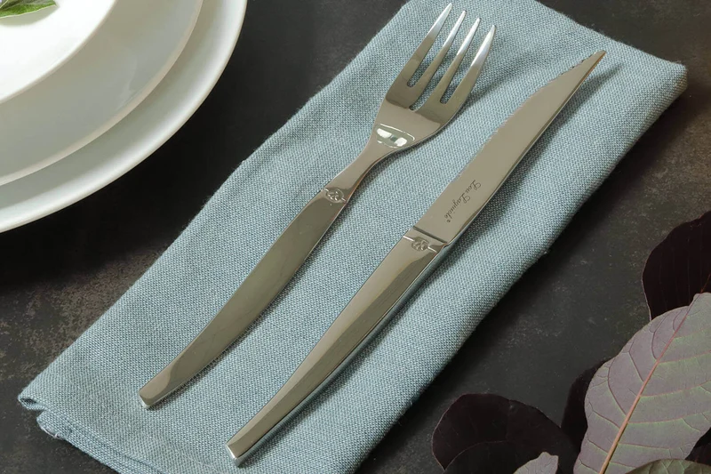 Fourchette de table Lou Laguiole Jet tout inox 20,7cm