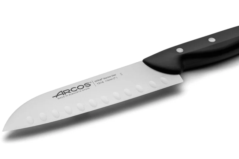 Couteau Santoku Arcos Maitre lame alvéolée 17cm