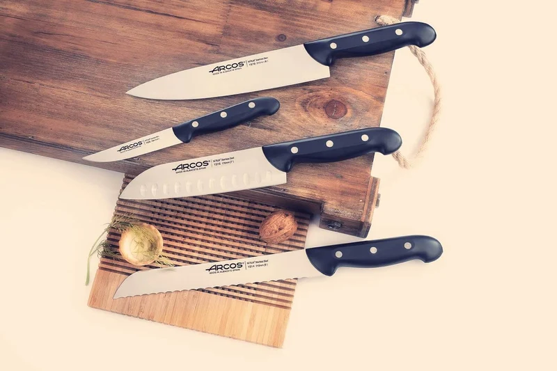 Couteau Santoku Arcos Maitre lame alvéolée 17cm