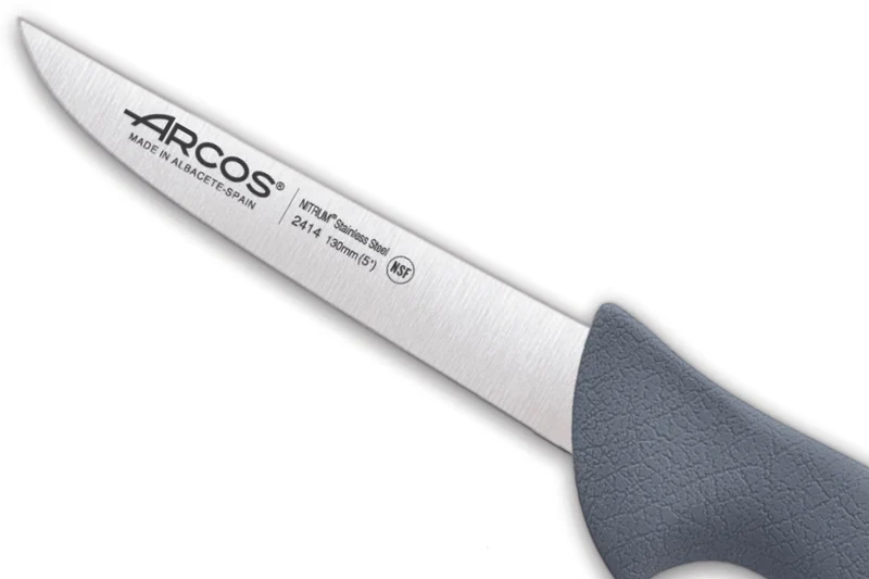 Couteau à saigner professionnel Arcos Colour Prof 241400 lame 13cm avec manche en PP