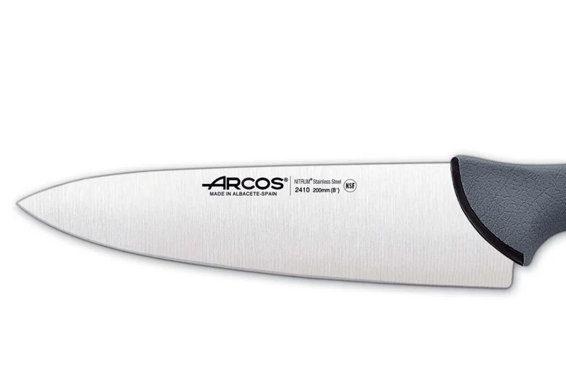 Couteau de chef professionnel Arcos Colour Prof 241000 lame 20cm et manche en PP